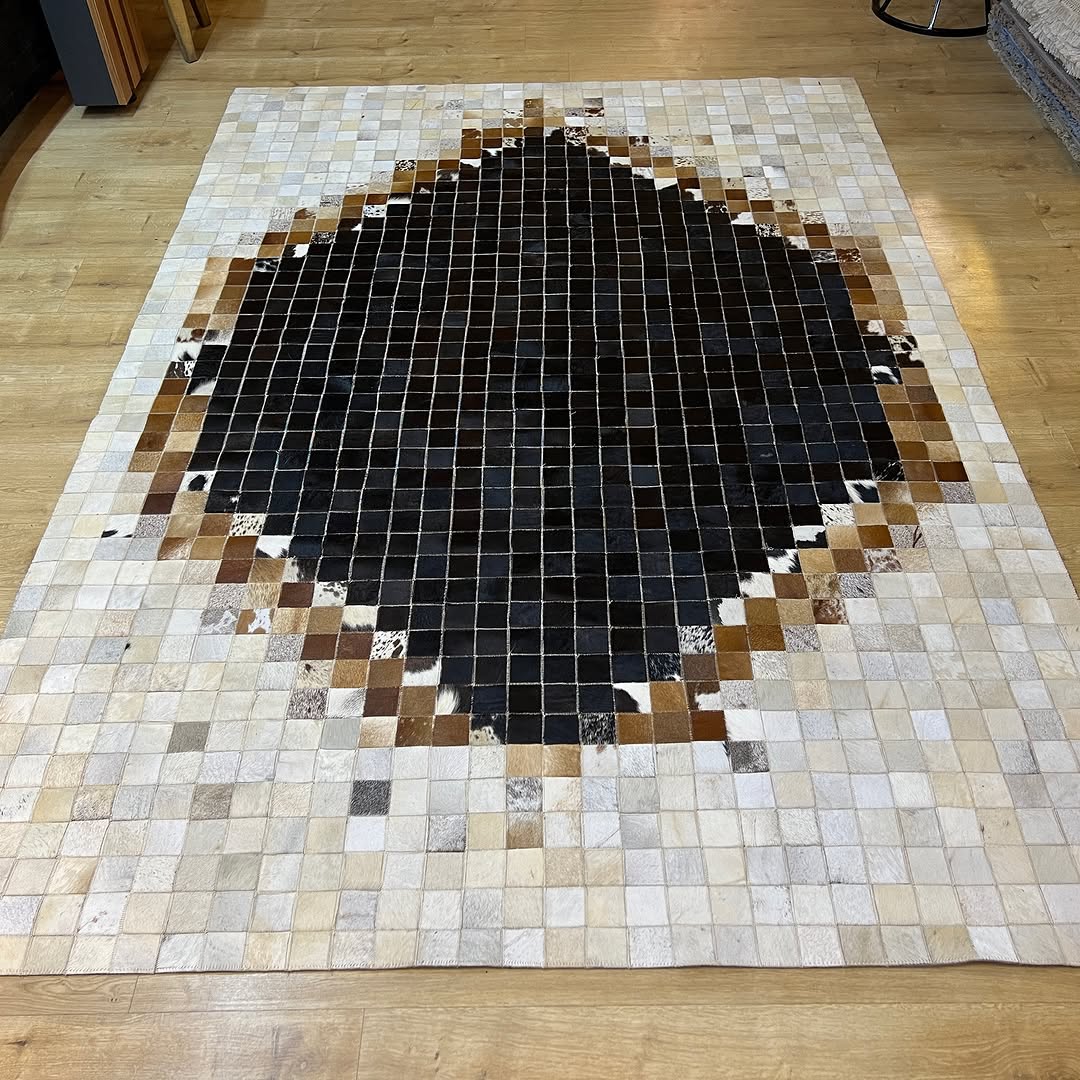 100% Genuine Cowhide Area Rug, Tricolour Cowhide Patchwork Rug, Modern Rug for Bedroom Room (Copy)