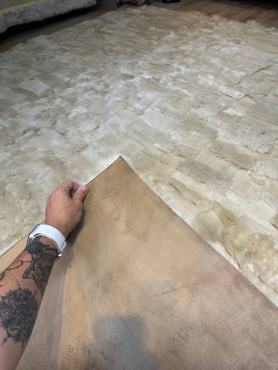 Elegant Natural Handmade Sheepskin Beige And Living Room Rug