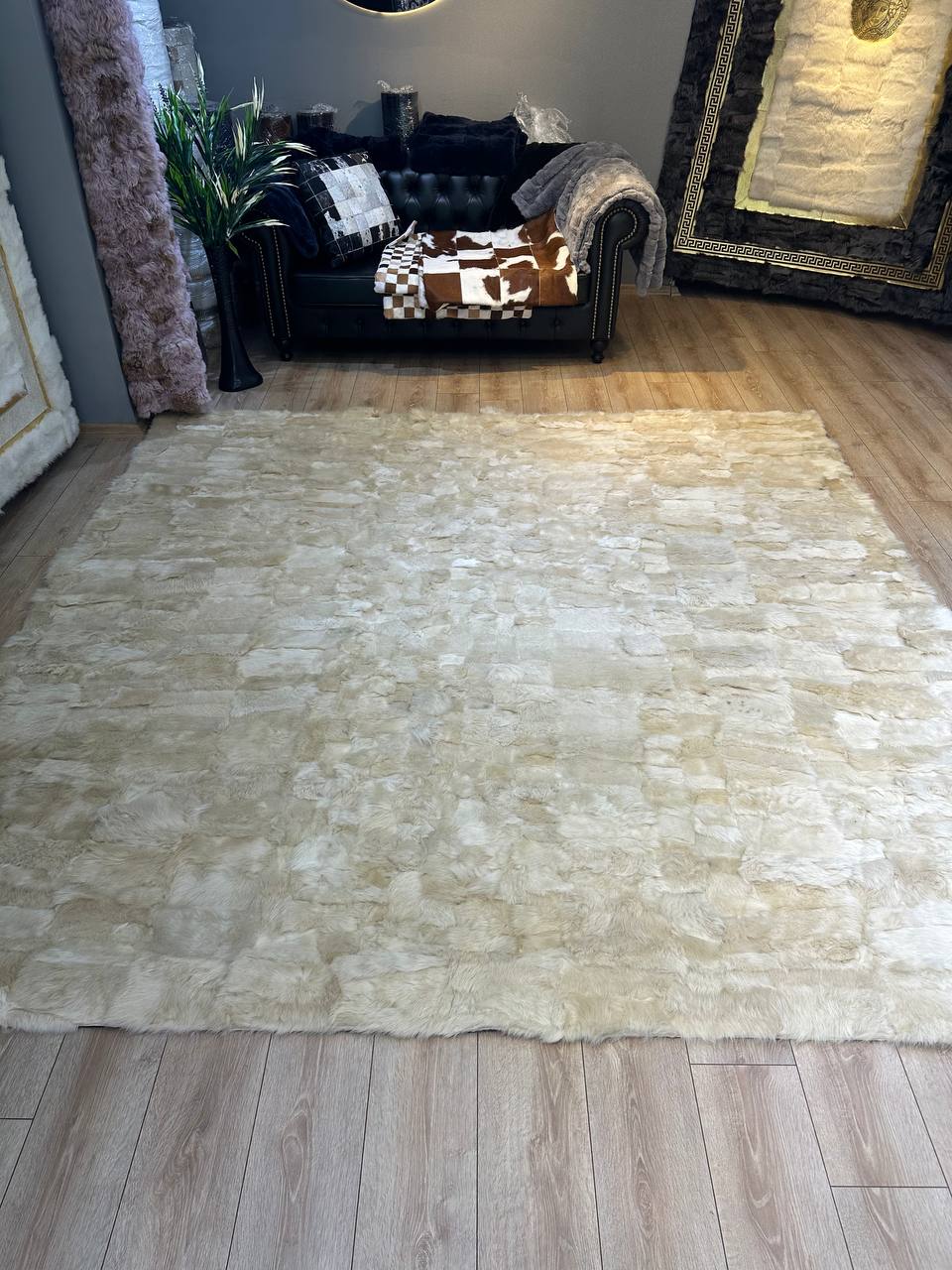 Elegant Natural Handmade Sheepskin Beige And Living Room Rug