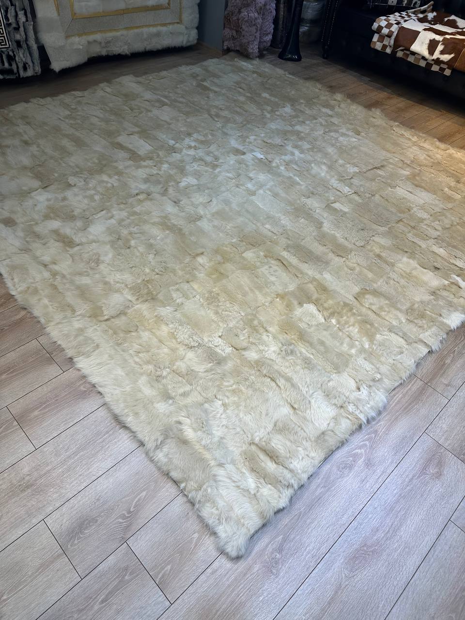Elegant Natural Handmade Sheepskin Beige And Living Room Rug