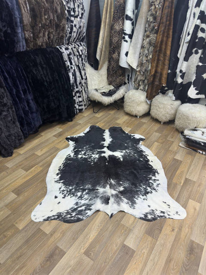 Luxury Black White Natural Cowskin Decor Rug for Living Room