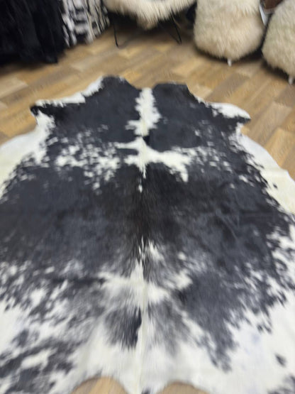 Luxury Black White Natural Cowskin Decor Rug for Living Room