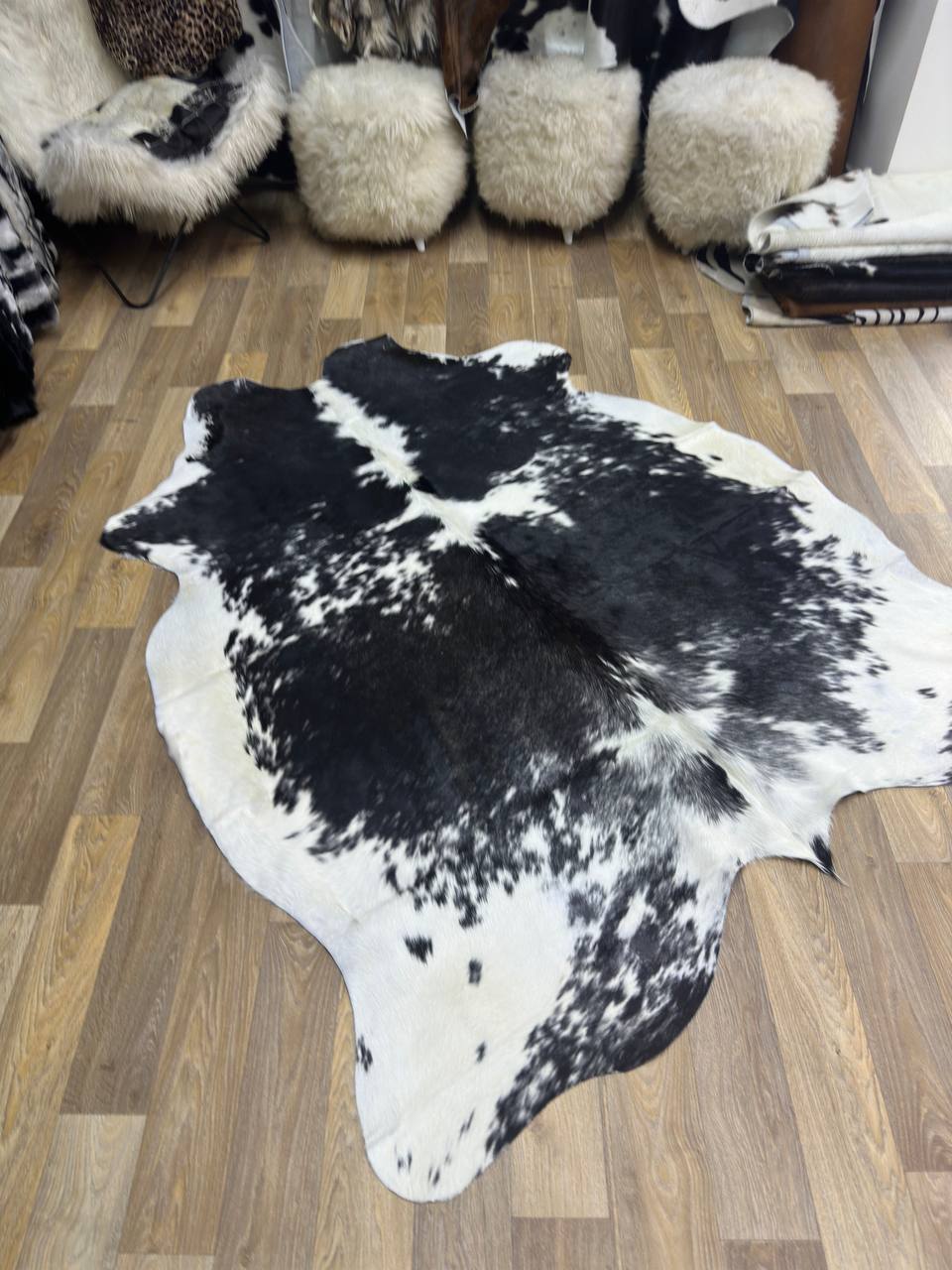 Luxury Black White Natural Cowskin Decor Rug for Living Room