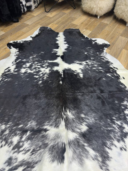 Luxury Black White Natural Cowskin Decor Rug for Living Room