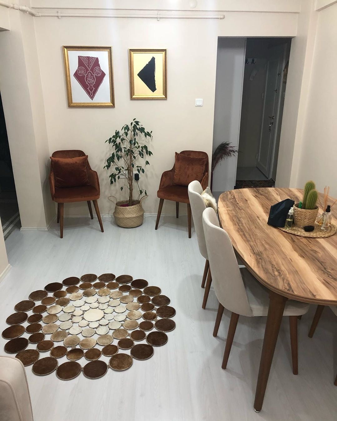 Tricolor Rug, Natural Handmade Round Cowhide Rug, Cowhide Patchwork Rug for Living Room, Cow Leather Carpet