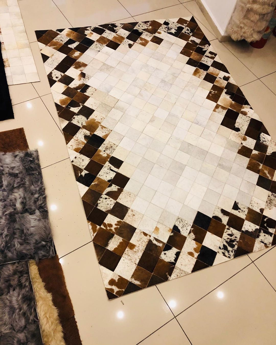 Brown Mixed Color Cowhide Area Rug, Handmade Natural Cowhide Patchwork Rug, Modern Designed Rug for Your Home