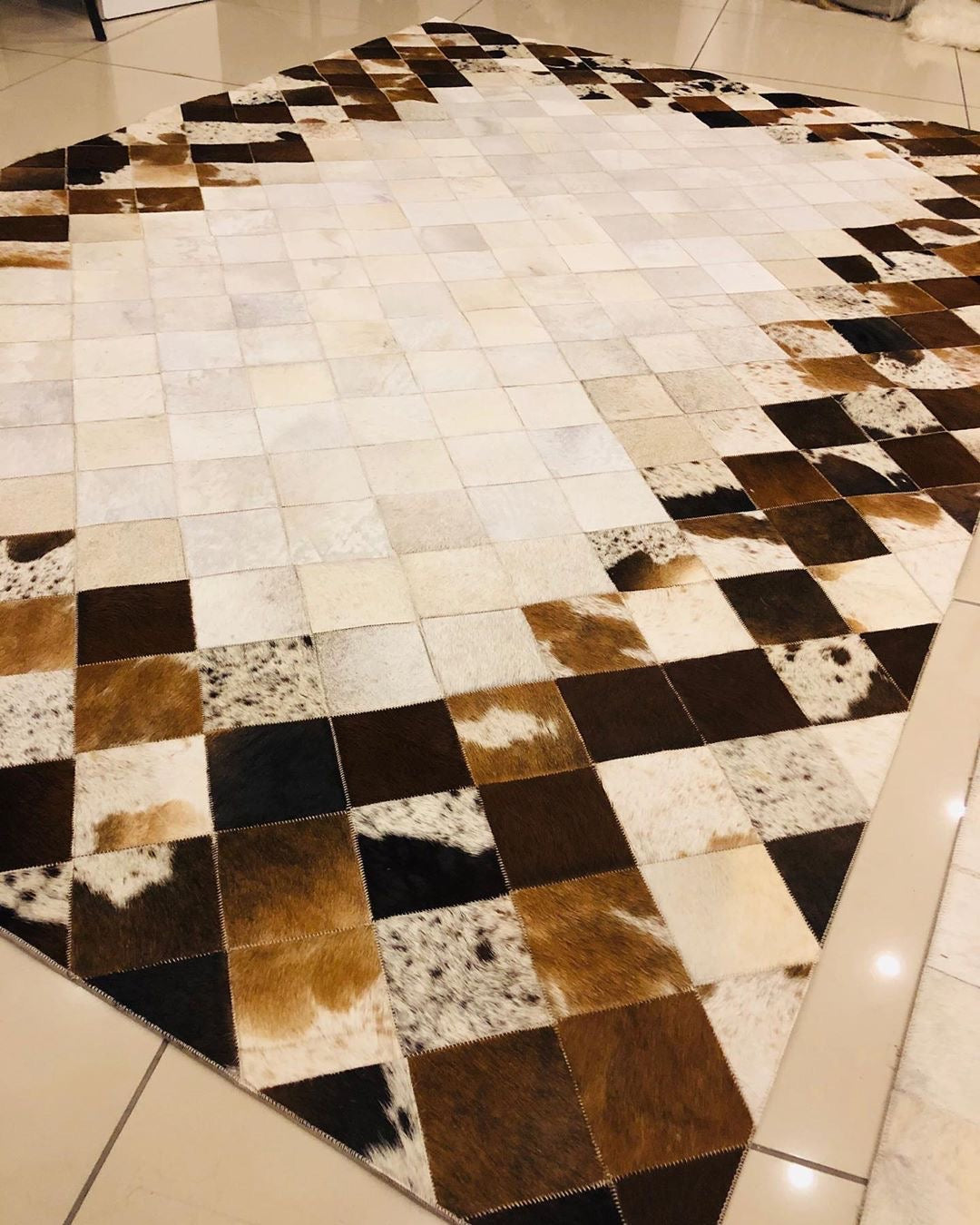 Brown Mixed Color Cowhide Area Rug, Handmade Natural Cowhide Patchwork Rug, Modern Designed Rug for Your Home