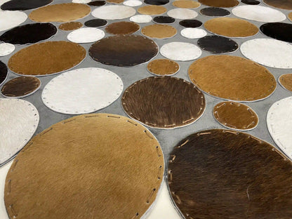 Modern Designed Cowhide Round Rug, Natural Handmade Cowhide Round Rug for Home Decoration