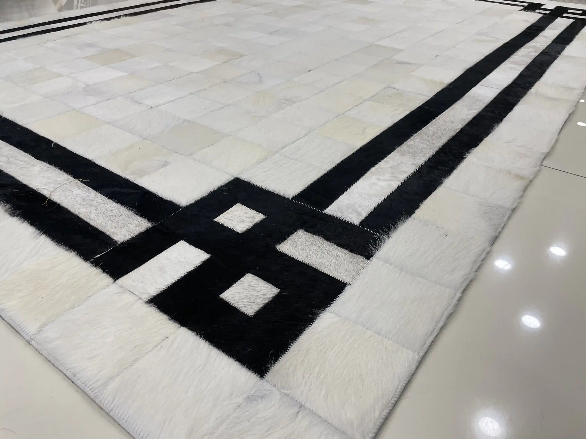 Luxury Black and White Carpet, 100% Genuine Cowhide Area Rug for Living Room, House Warming Gift