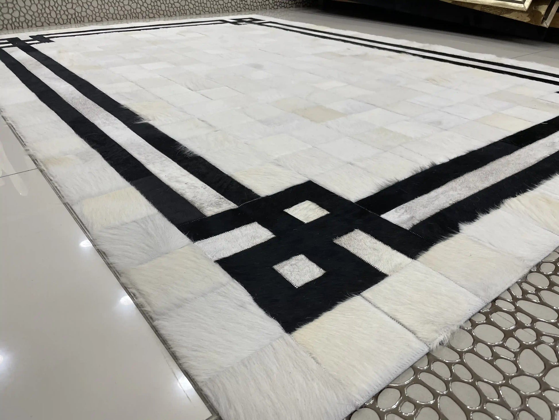 Luxury Black and White Carpet, 100% Genuine Cowhide Area Rug for Living Room, House Warming Gift