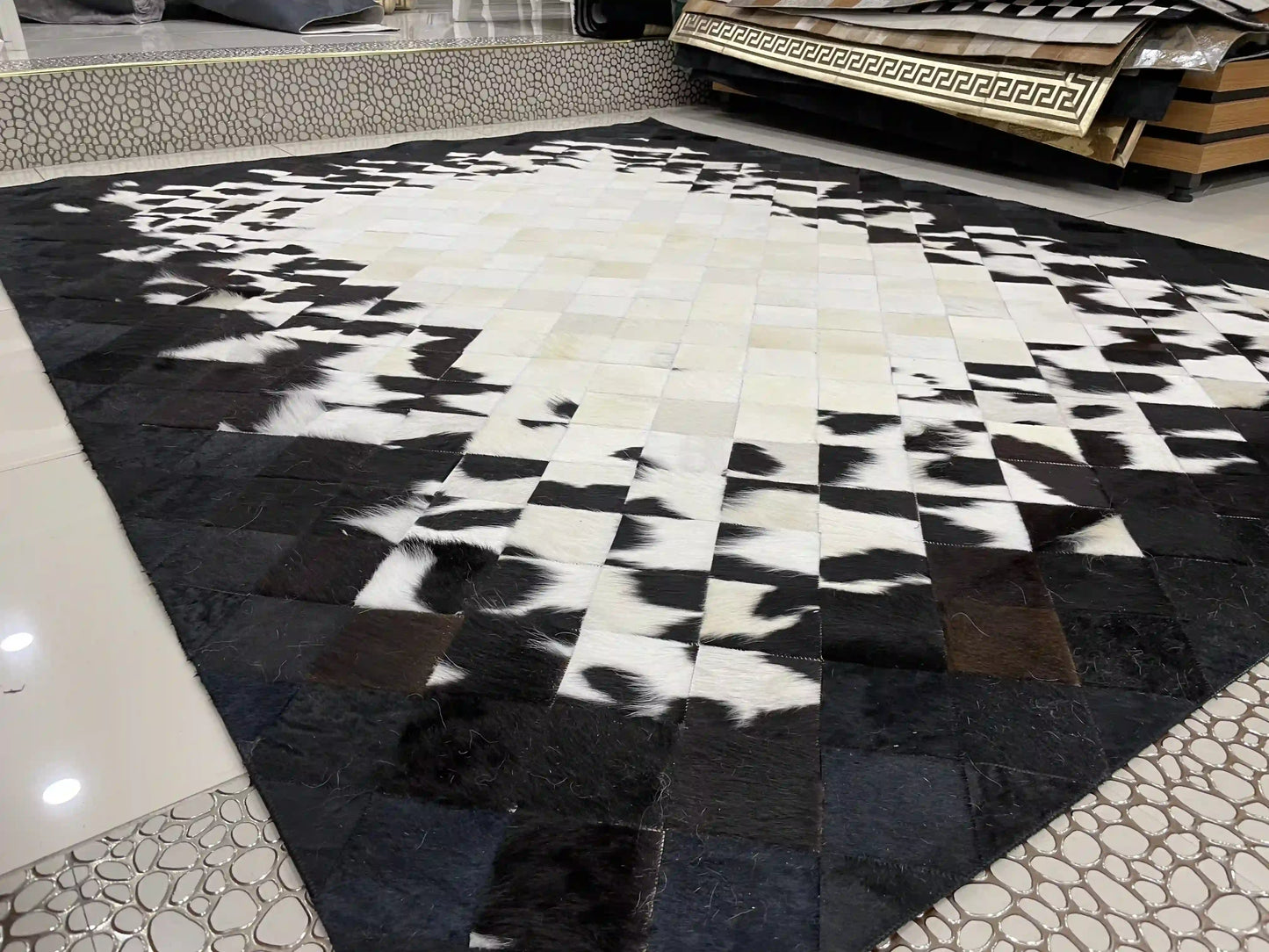 Natural Handmade Black and White Cowhide Area Rug for Living Room