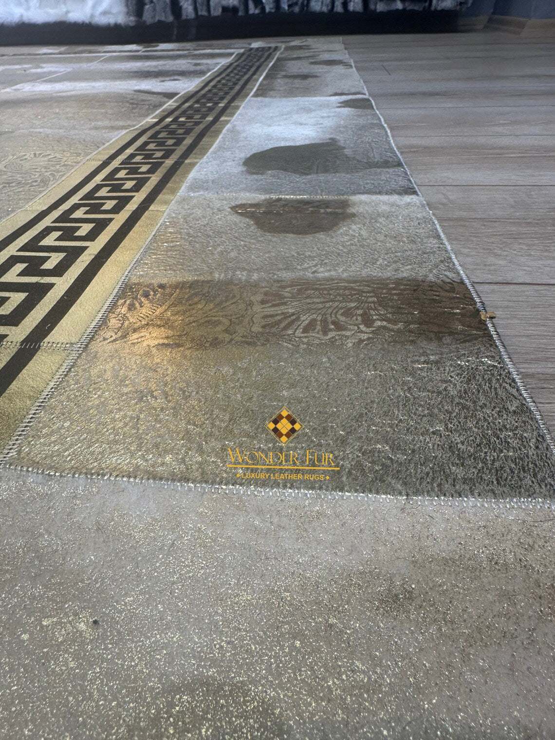 Luxury Elegant Gold Cowhide Area Rug , Bedroom Modern Decorative Rug