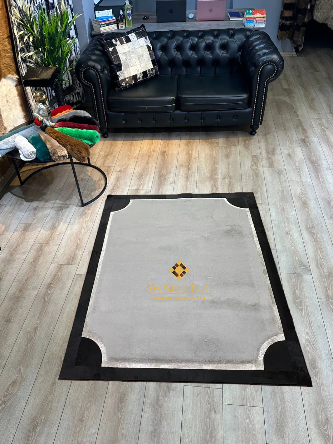 Luxury Handmade Gray And Black Faux Fur Living Room Rug , Plush Carpet