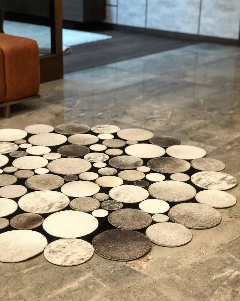 Luxury Natural Cowhide Round Rug, Handmade Cow Skin Carpet for Entrance, Interior Floor Rug