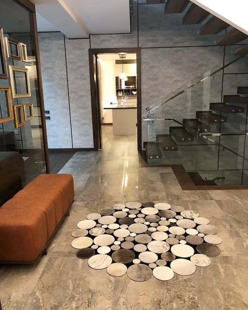 Luxury Natural Cowhide Round Rug, Handmade Cow Skin Carpet for Entrance, Interior Floor Rug