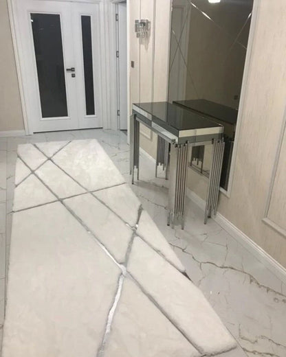 Luxury Soft White And Silver Faux Fur Corridor Rug , Plush Fluffy Rug