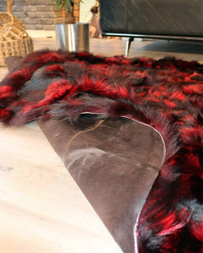Modern Handmade Red And Black Fox Fur Rug , Genuine Fluffy Soft Rug