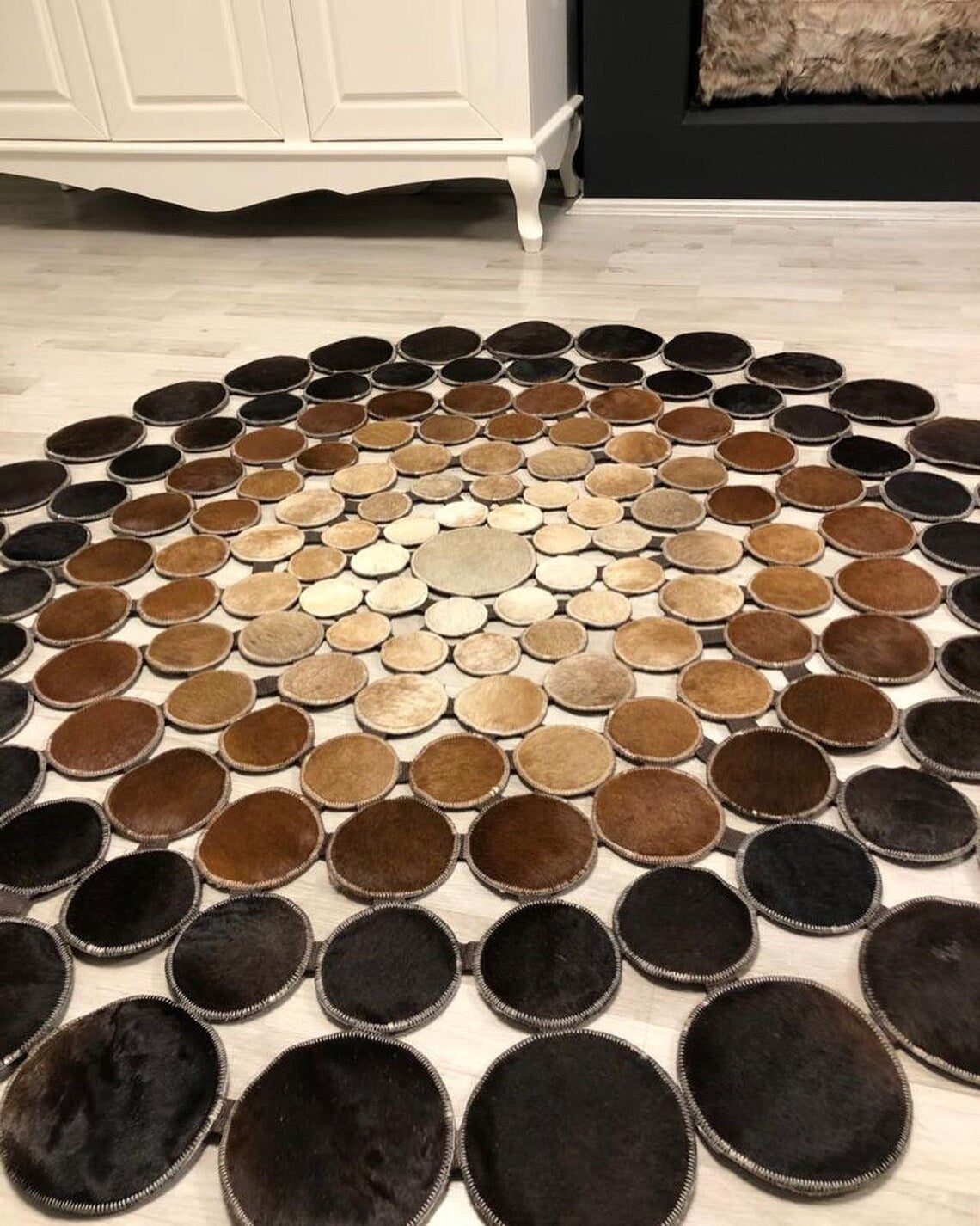 Modern Natural Cowhide Black Brown Office Rug , Handmade Patchwork Rug