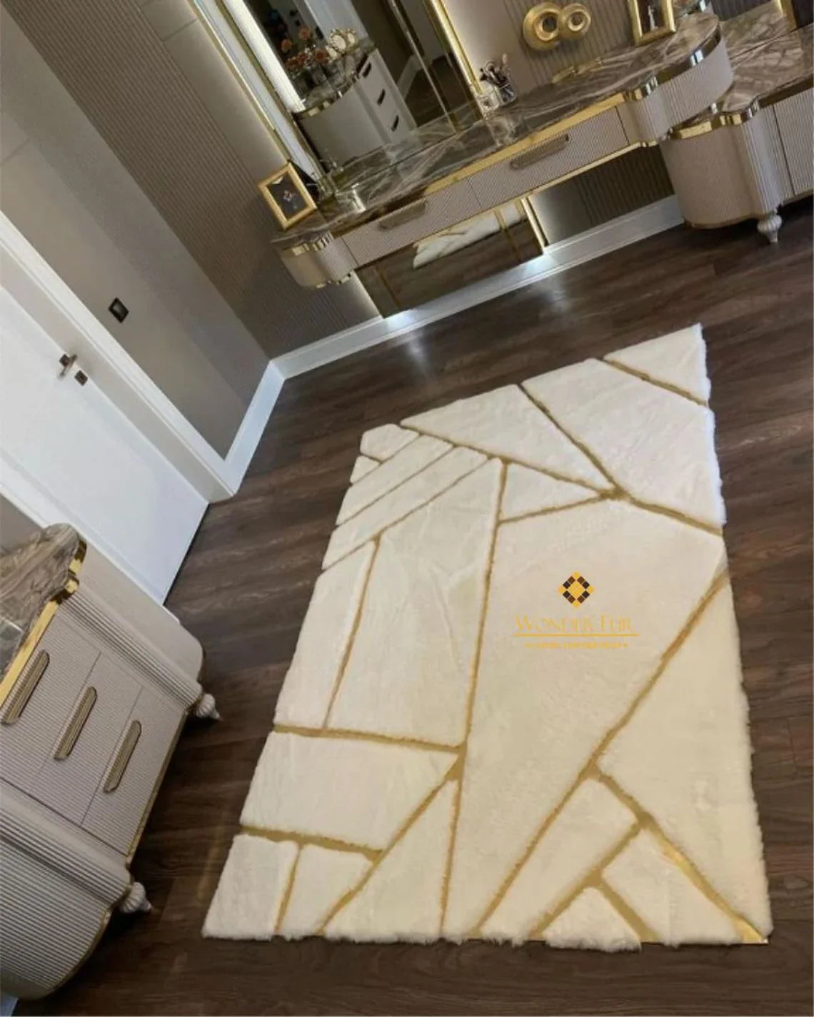 Modern Plush White And Gold Faux Fur Bedroom Soft Rug , Handmade Rug