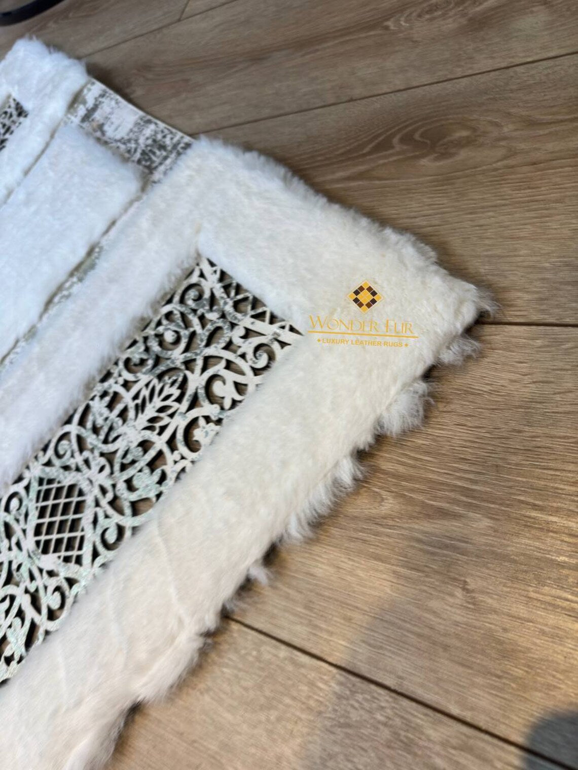 Modern Soft Elegant White Faux Fur Bedroom Rug , Handmade Luxury Rug