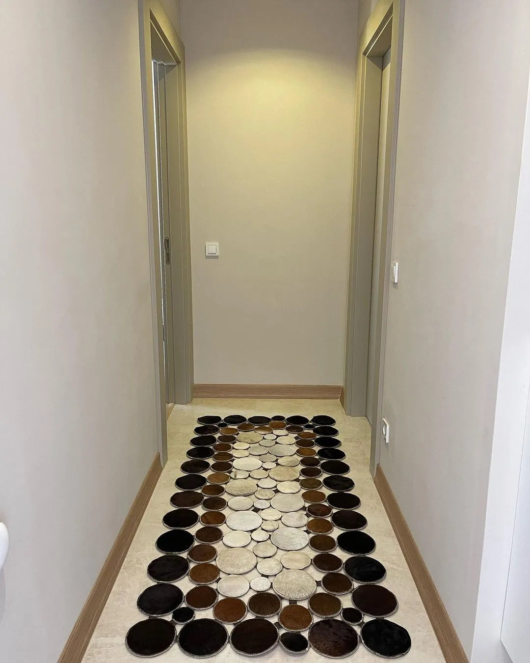 Brown and Cream Cowhide Runner Rug, Natural Cow Skin Runner Carpet, Patchwork Rug for Decoration