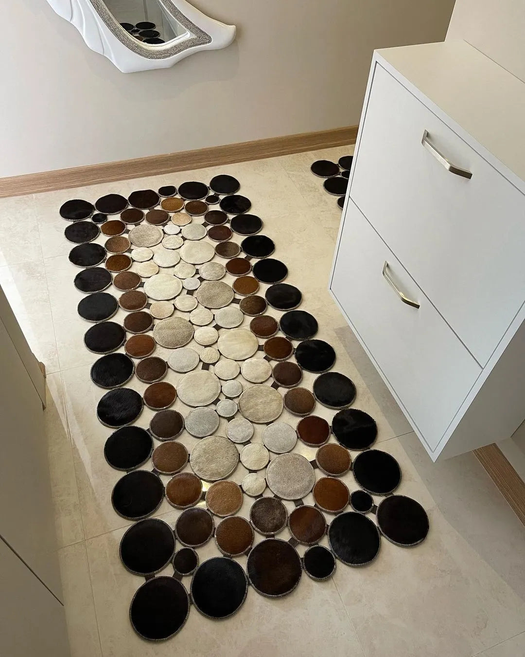 Brown and Cream Cowhide Runner Rug, Natural Cow Skin Runner Carpet, Patchwork Rug for Decoration