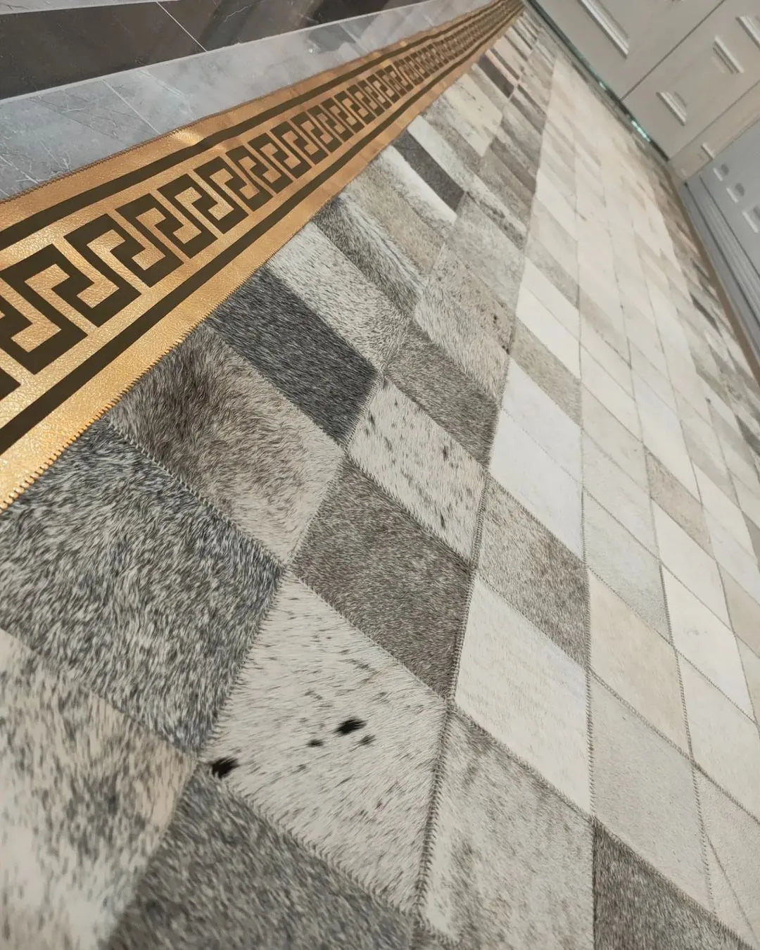 Modern Designed Gray and Cream Cowhide Runner Rug, Natural Cowhide Patchwork Runner Rug, Luxury Runner Rug for Hallway