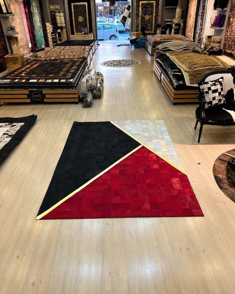 Tricolor Unique Real Cowhide Bedroom Rug , Handmade Patchwork Area Rug