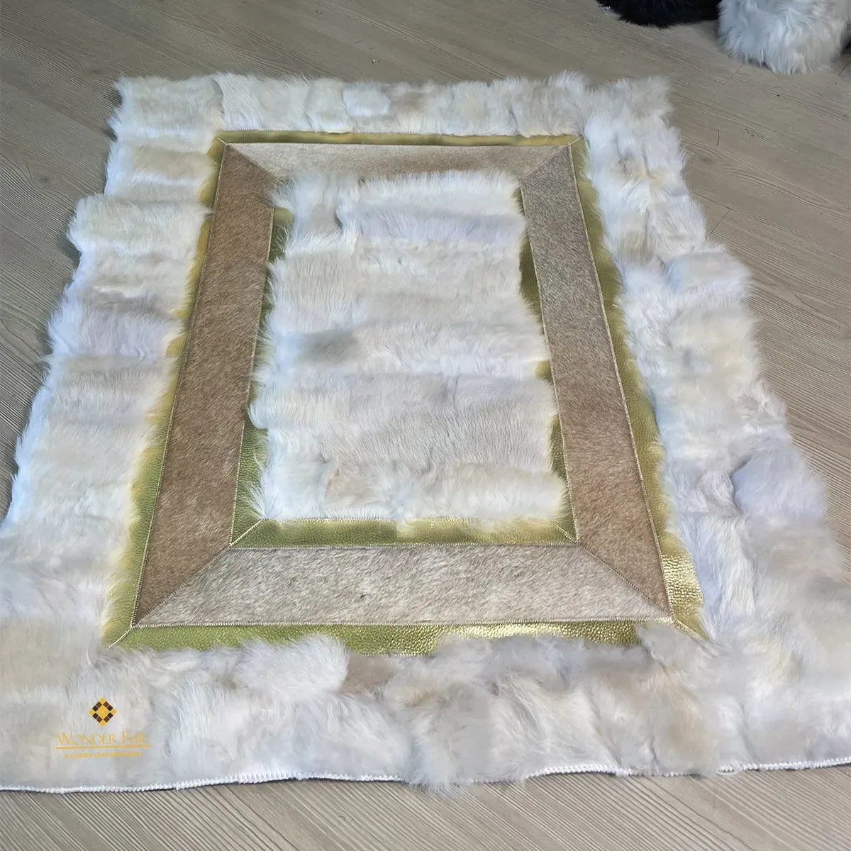 White Sheepskin with Brown Cowhide Sides Area Rug, Throw Wool Rug