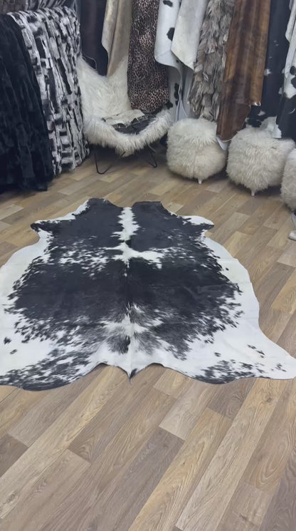 Luxury Black White Natural Cowskin Decor Rug for Living Room